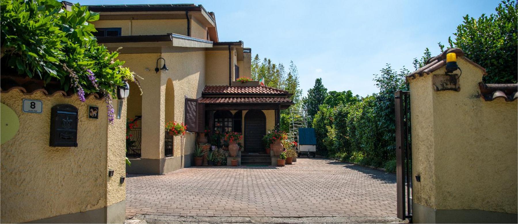 Alloggio Per Uso Turistico Sant'Andrea Lariano Esterno foto