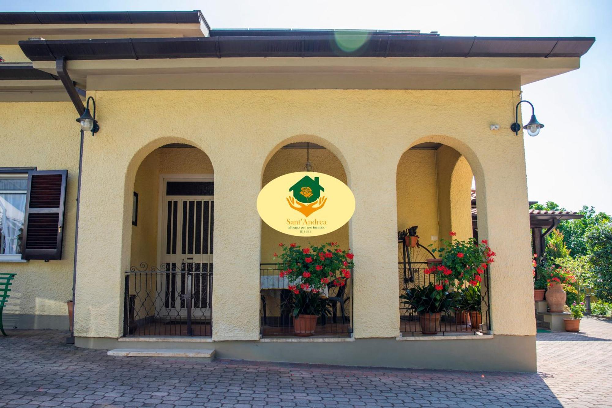 Alloggio Per Uso Turistico Sant'Andrea Lariano Esterno foto