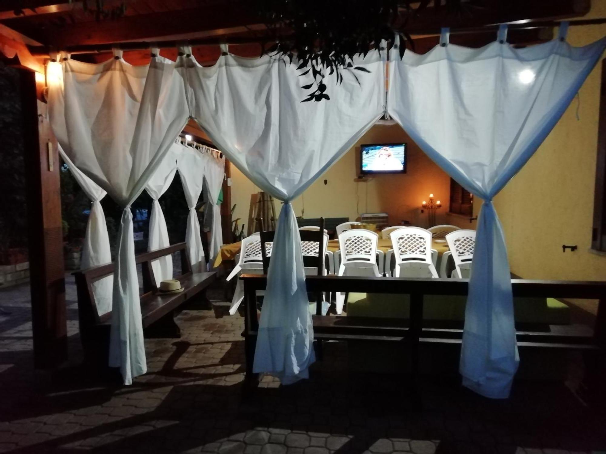 Alloggio Per Uso Turistico Sant'Andrea Lariano Esterno foto