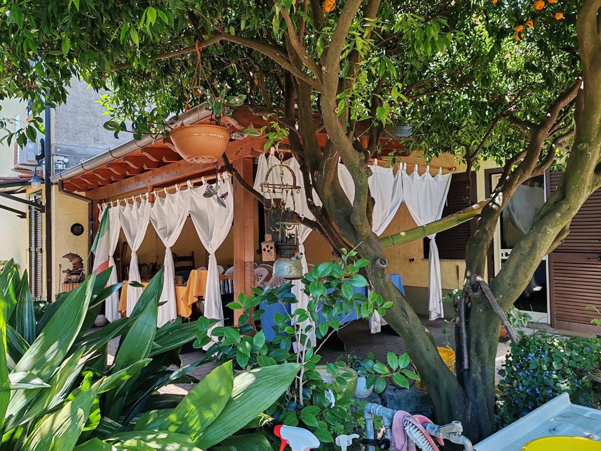 Alloggio Per Uso Turistico Sant'Andrea Lariano Esterno foto